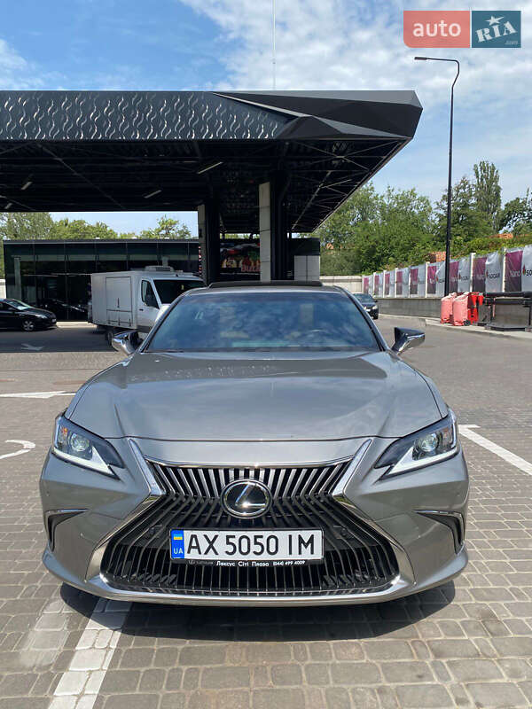 2019 lexus es 250