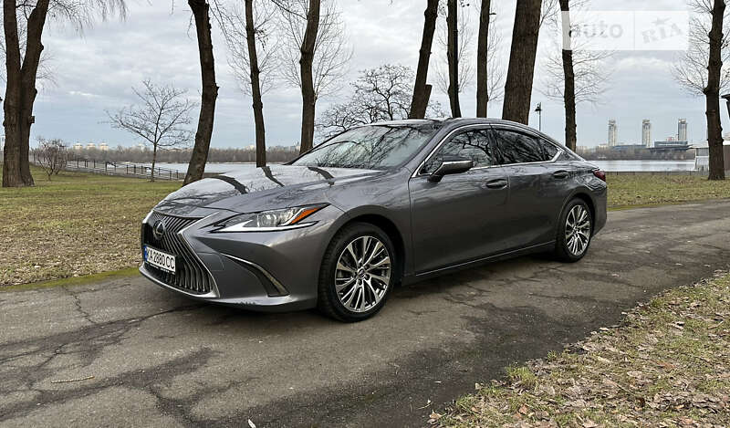 2020 lexus es-250