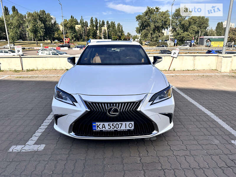 2019 lexus es 250