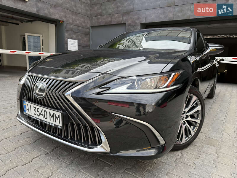 2021 lexus es-250