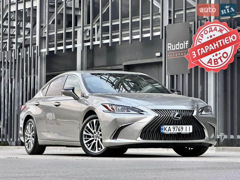 2021 lexus es-250