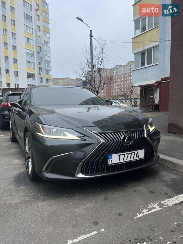 2019 lexus es 250