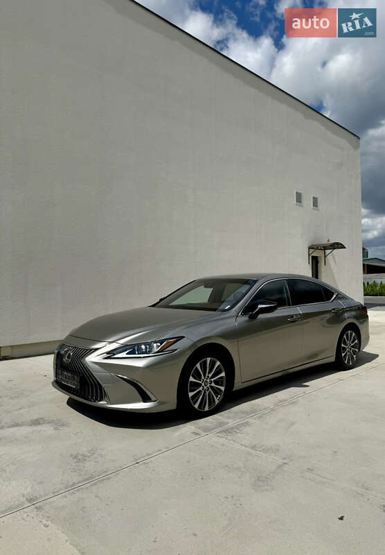 2021 lexus es 250