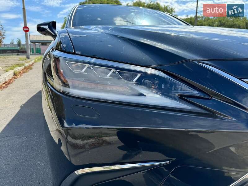 2019 lexus es 250
