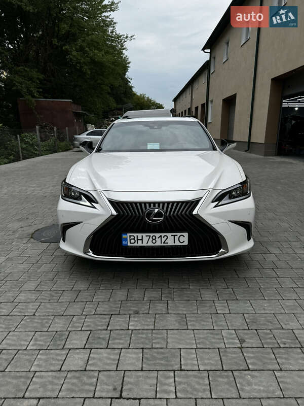 2021 lexus es 250