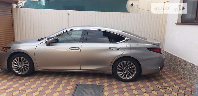 2018 lexus es