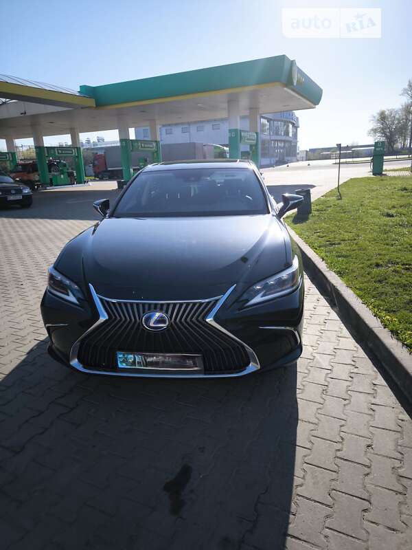 2019 lexus es-300h