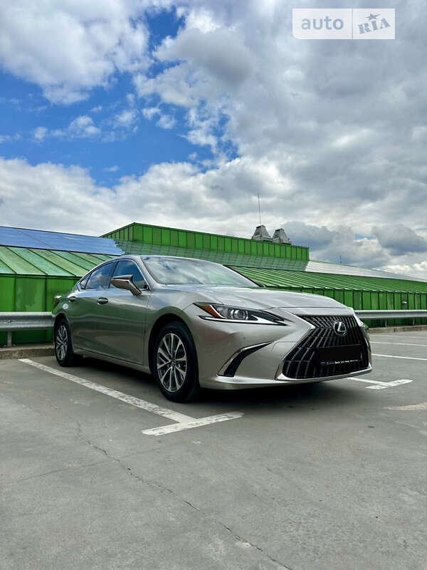 2022 lexus es 200