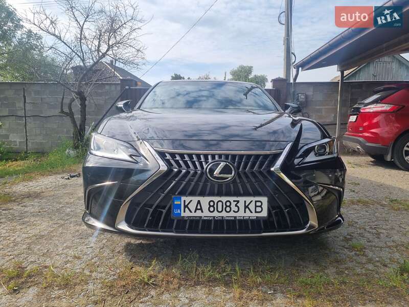 2022 lexus es 200