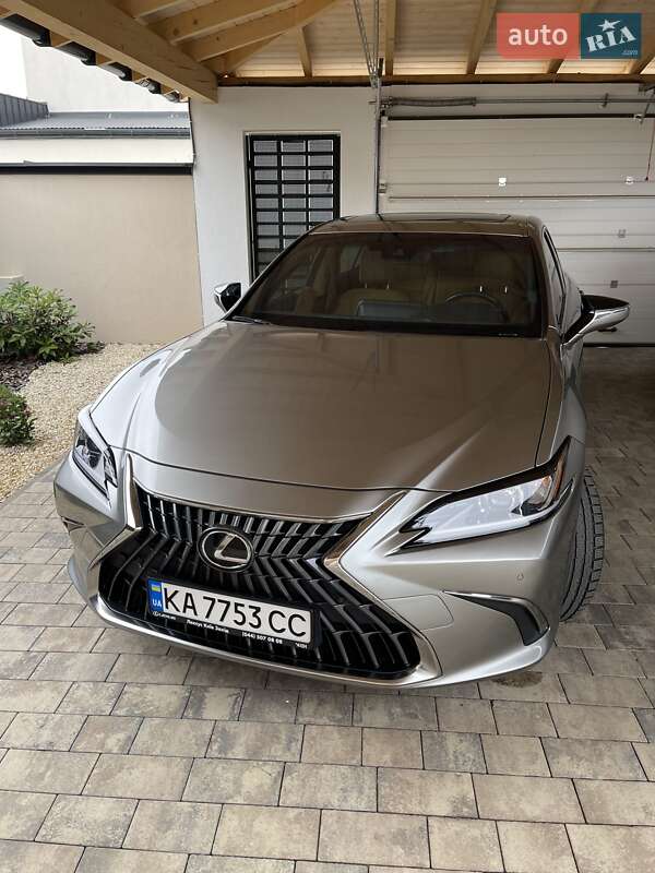 2021 lexus es
