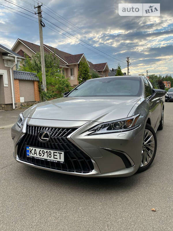 2022 lexus es 300h