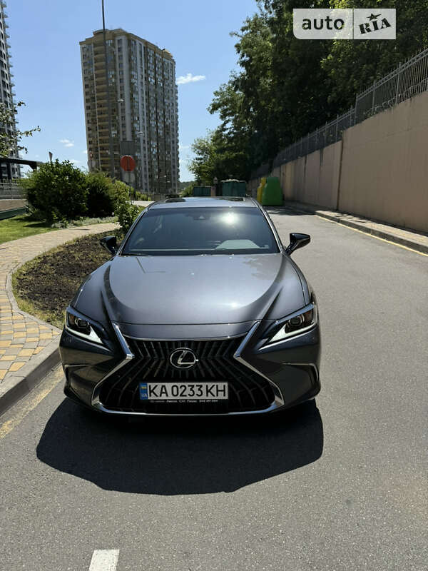 2022 lexus es 300h