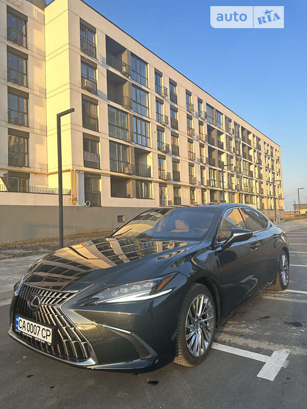 2022 lexus es 300h