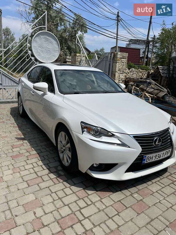 2016 lexus is 200t
