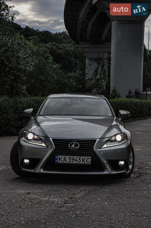 2015 lexus is