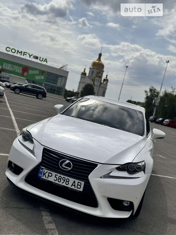 2016 LEXUS IS