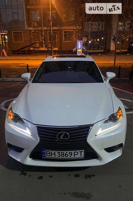 2016 lexus is 200t