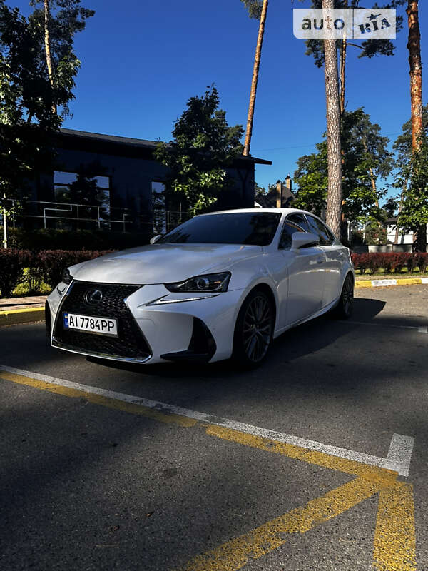 2017 lexus is 200t