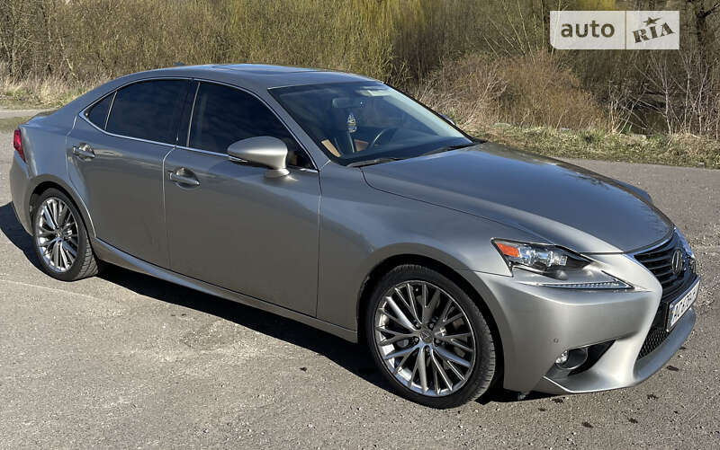 2016 lexus is 200t