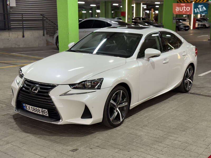 2017 lexus is 200t