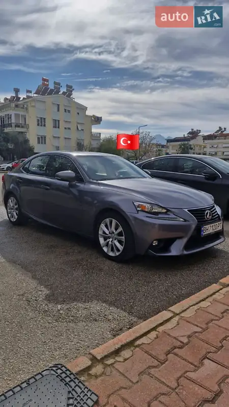 2016 lexus is 200t