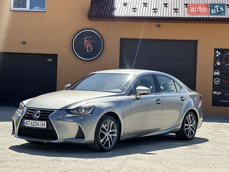 2017 lexus is 200t