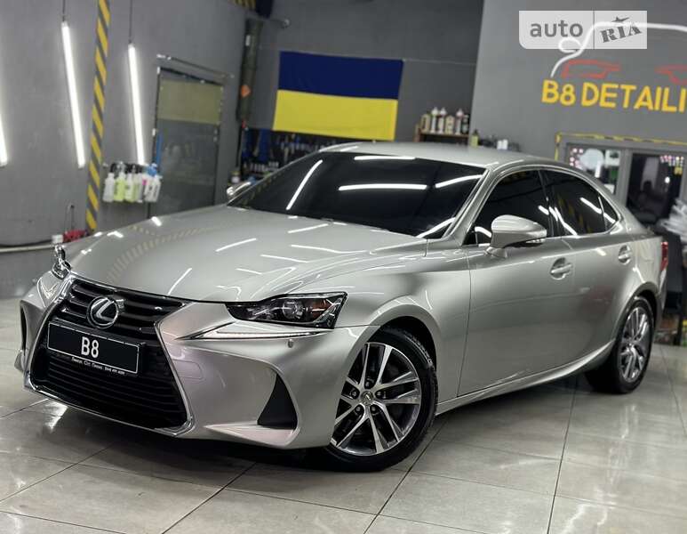 2017 lexus is 200t