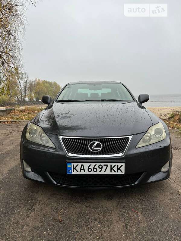 2006 lexus is 220d
