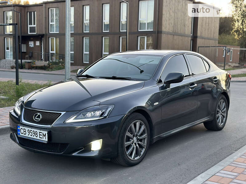2005 lexus is 220d