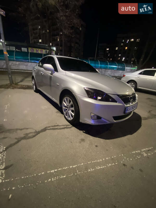 2007 lexus is 220d
