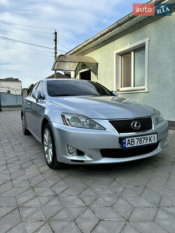 2010 lexus is 220d