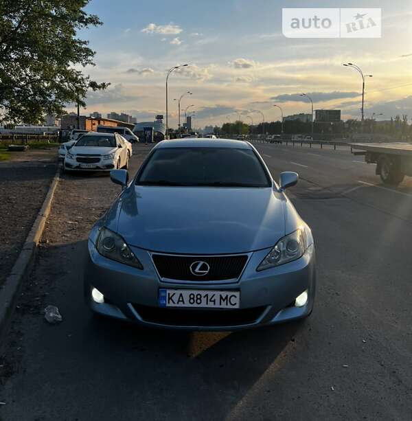 2005 lexus is-220d