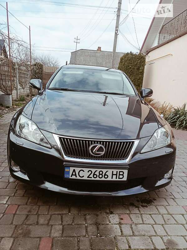 2010 lexus is 220d