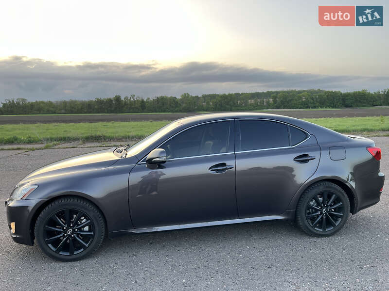 2009 lexus is 220d