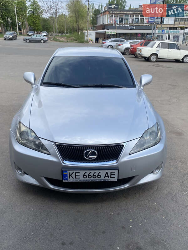 2006 lexus is 220d