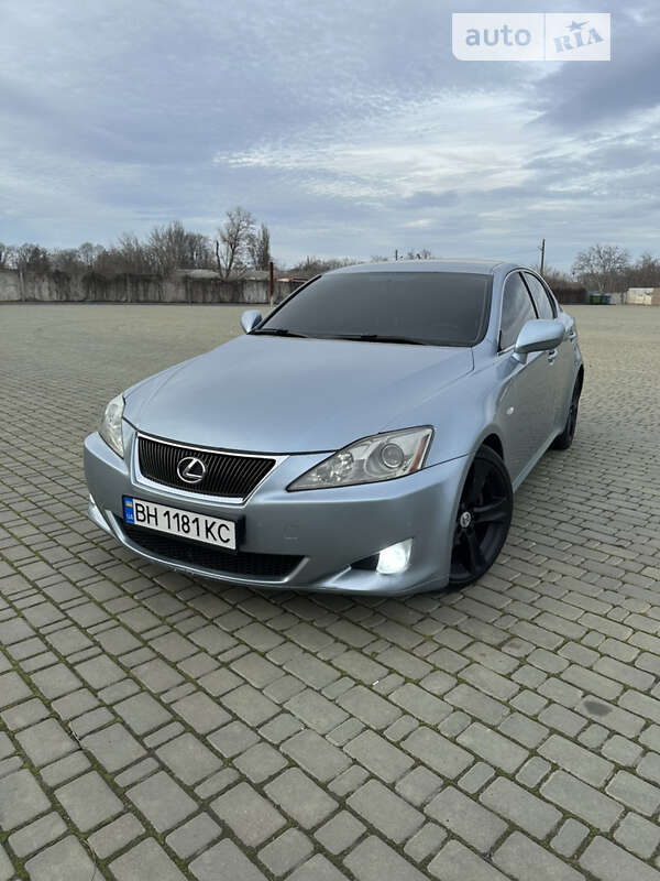 2007 lexus is 220d