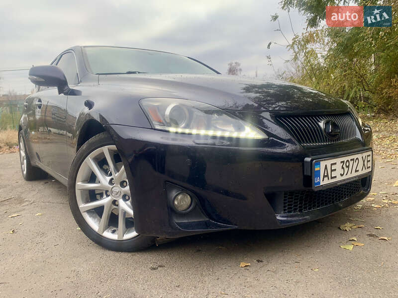 2011 lexus is