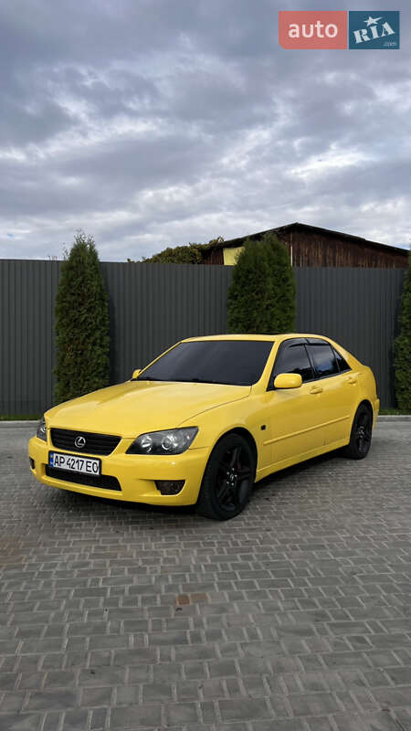 2000 lexus is
