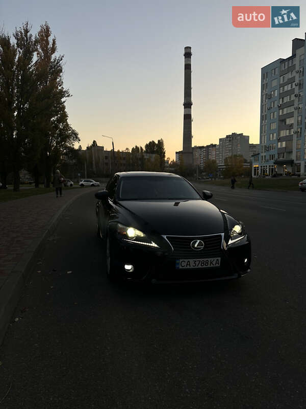 2014 lexus is