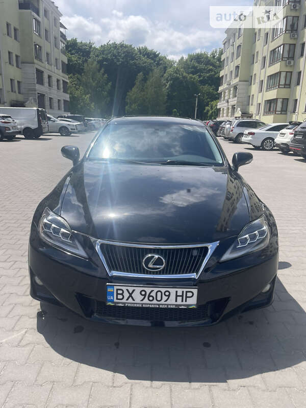 2011 lexus is 250