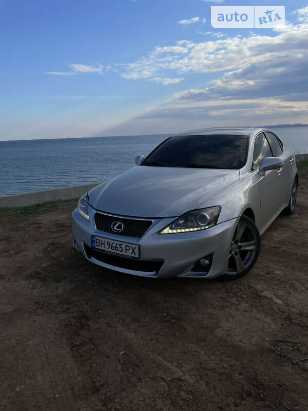 2010 lexus is 250