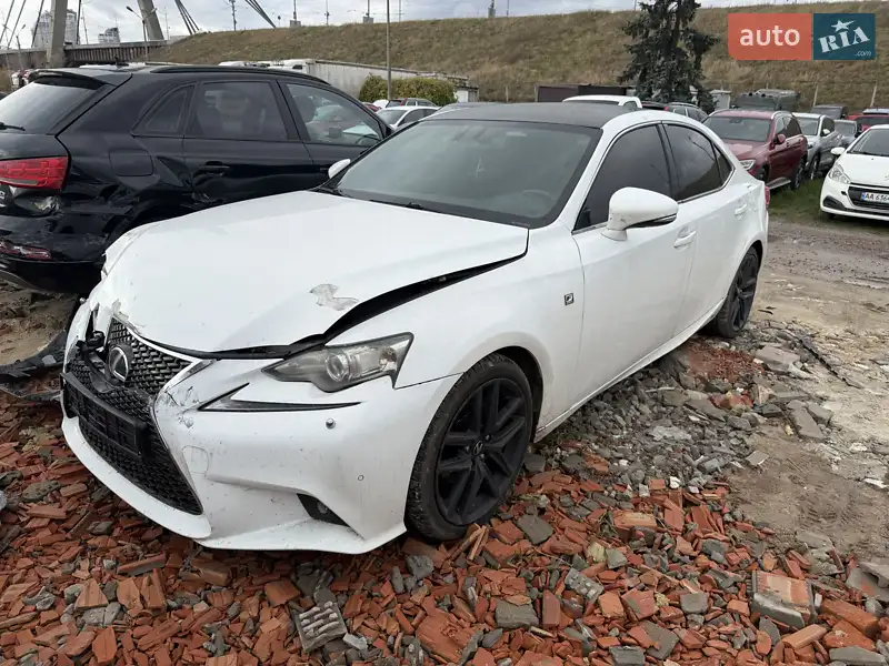 2013 lexus is 300h