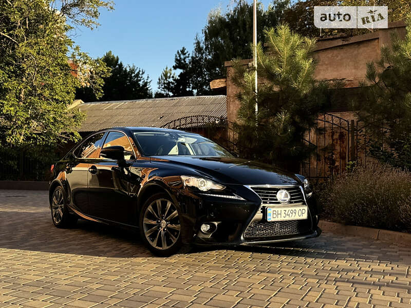 2016 lexus is 300h