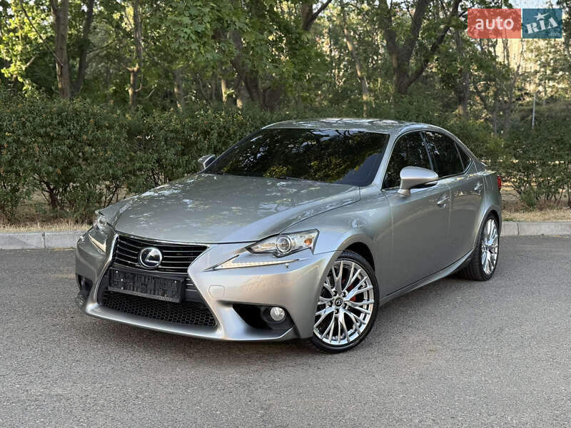 2013 lexus is 300h