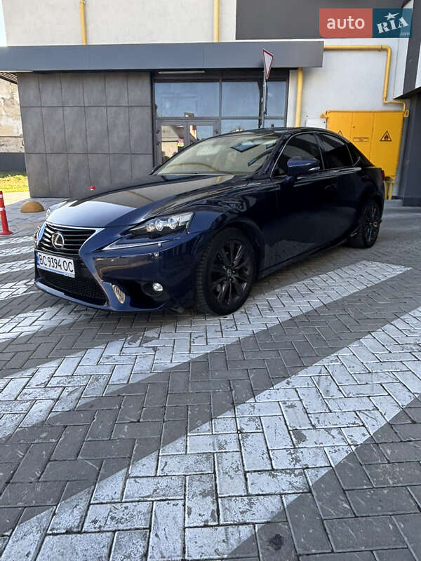 2015 lexus is 300h