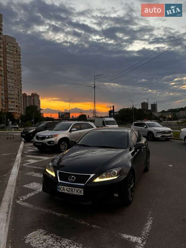 2011 lexus is 250