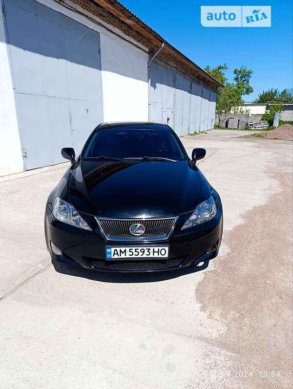 2005 lexus is 250