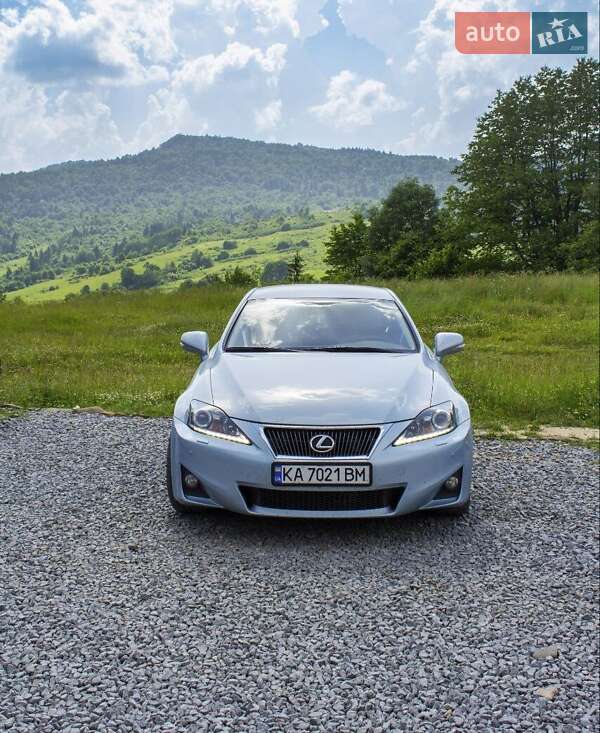 2011 lexus is 250