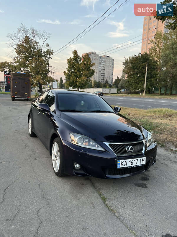 2011 lexus is 250