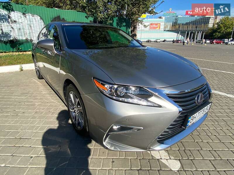 2017 lexus es-300h
